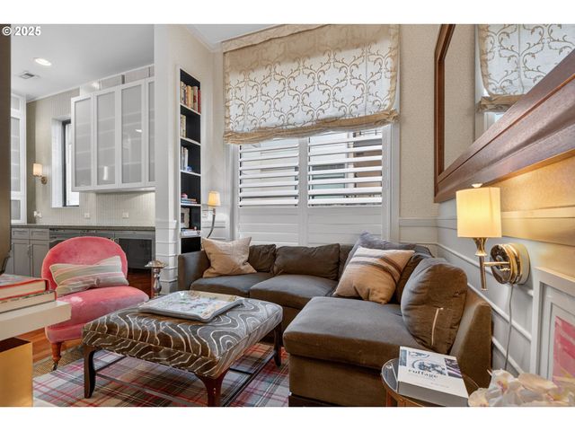 2018 Nw 16TH Ave, Portland, OR 97209