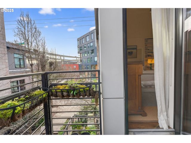 2018 Nw 16TH Ave, Portland, OR 97209