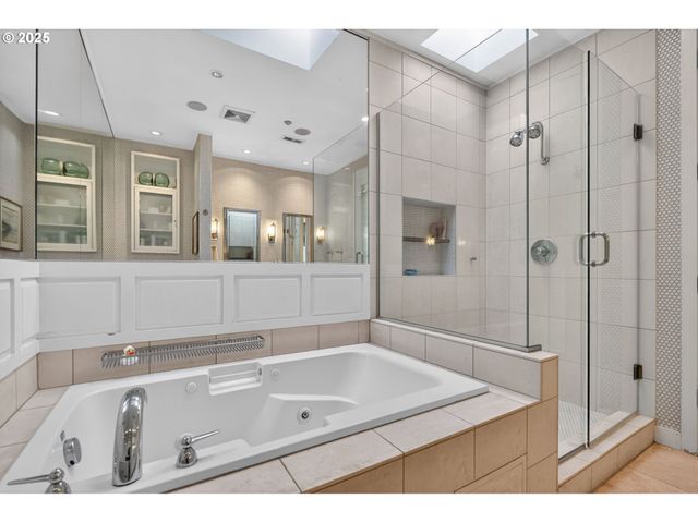 2018 Nw 16TH Ave, Portland, OR 97209