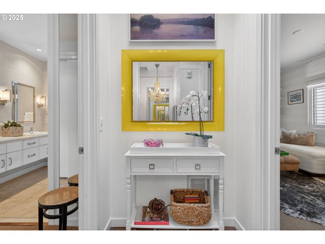 2018 Nw 16TH Ave, Portland, OR 97209