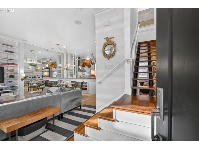 2018 Nw 16TH Ave, Portland, OR 97209