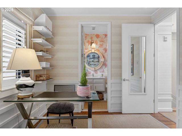 2018 Nw 16TH Ave, Portland, OR 97209