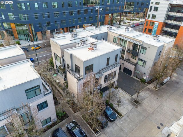 2018 Nw 16TH Ave, Portland, OR 97209