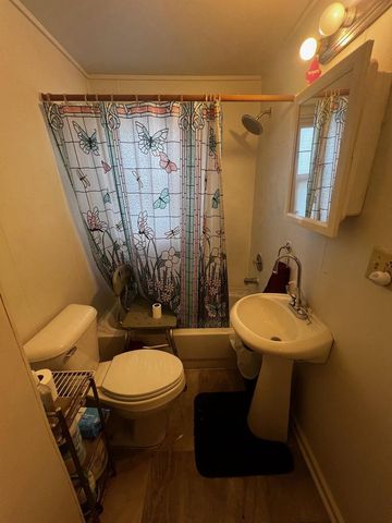 1346A CARL AVENUE, Sheboygan, WI 53081