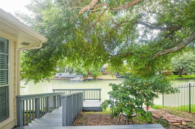 1210 Spinnaker Way, Sugar Land, TX 77498