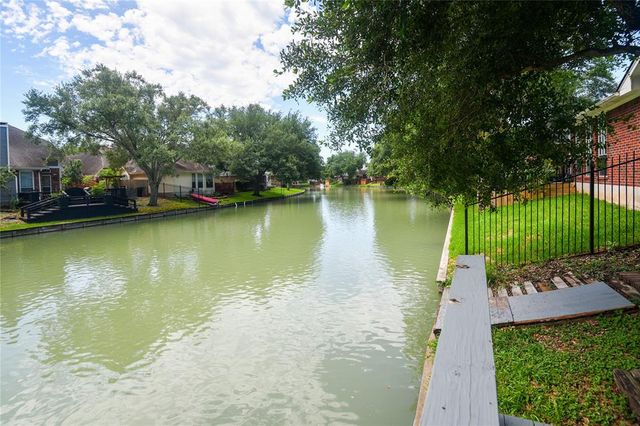1210 Spinnaker Way, Sugar Land, TX 77498