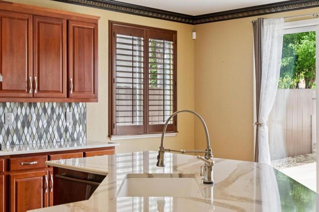 39 Escher Circle, Oakley, CA 94561