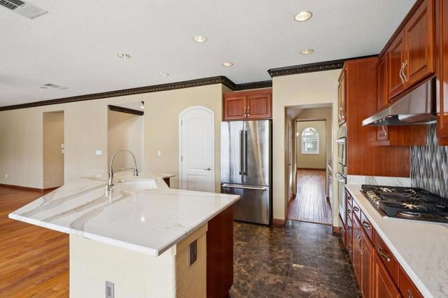 39 Escher Circle, Oakley, CA 94561