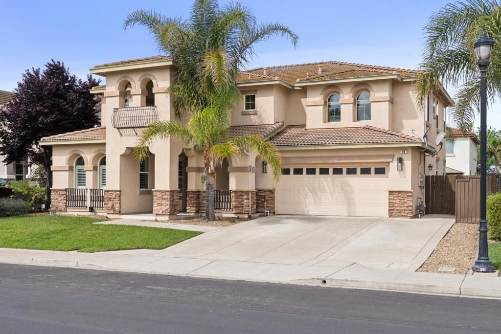 39 Escher Circle, Oakley, CA 94561