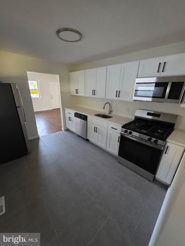 83 W 8TH ST, Burlington, NJ 08016