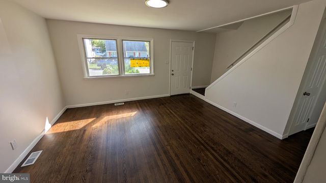 83 W 8TH ST, Burlington, NJ 08016