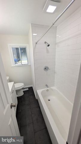 83 W 8TH ST, Burlington, NJ 08016