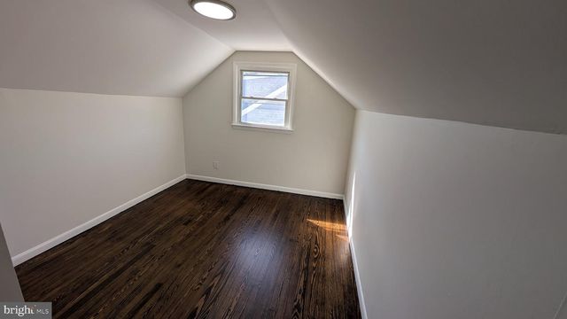 83 W 8TH ST, Burlington, NJ 08016
