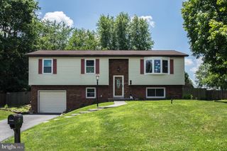 51 ALLEN DR, Hanover, PA 17331