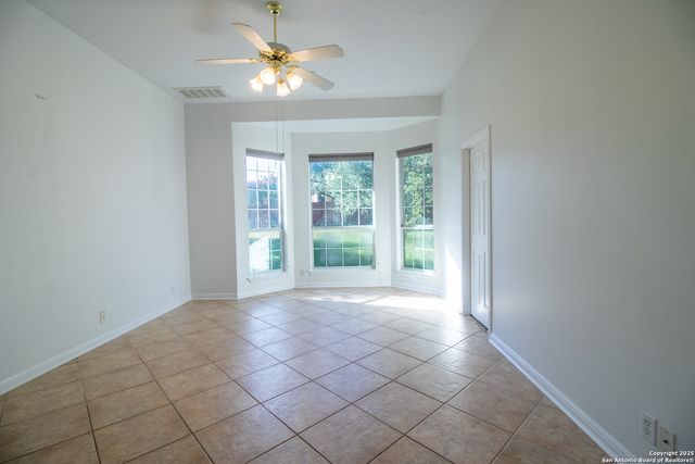 511 Mesa Rdg, San Antonio, TX 78258