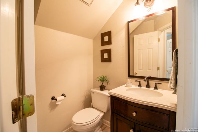 511 Mesa Rdg, San Antonio, TX 78258