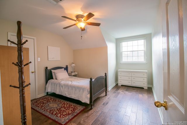 511 Mesa Rdg, San Antonio, TX 78258