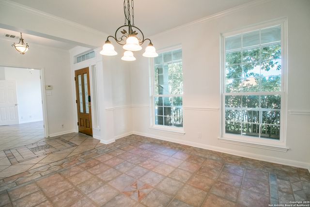 511 Mesa Rdg, San Antonio, TX 78258