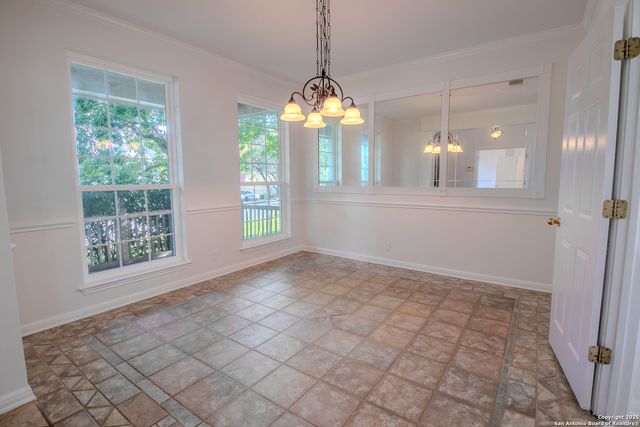 511 Mesa Rdg, San Antonio, TX 78258