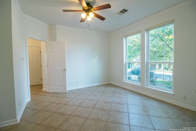 511 Mesa Rdg, San Antonio, TX 78258