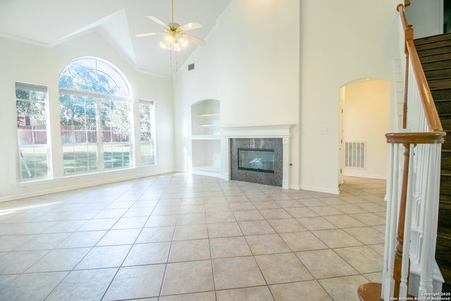 511 Mesa Rdg, San Antonio, TX 78258