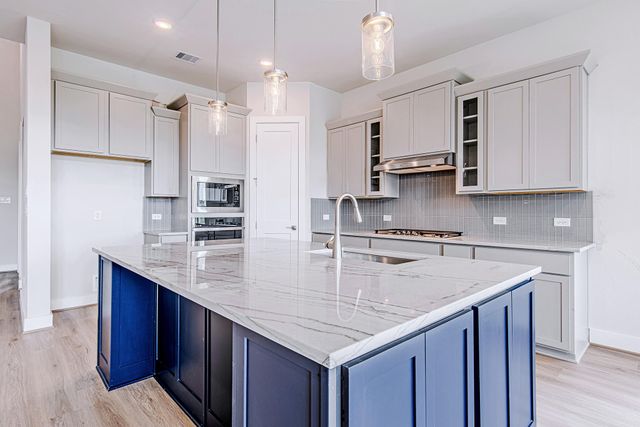 181 Peninsula Point Drive, Montgomery, TX 77356