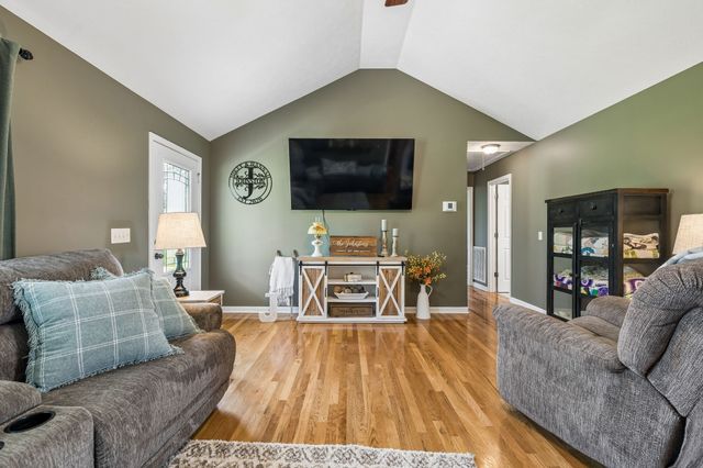 420 Douglas Ln, Lafayette, TN 37083
