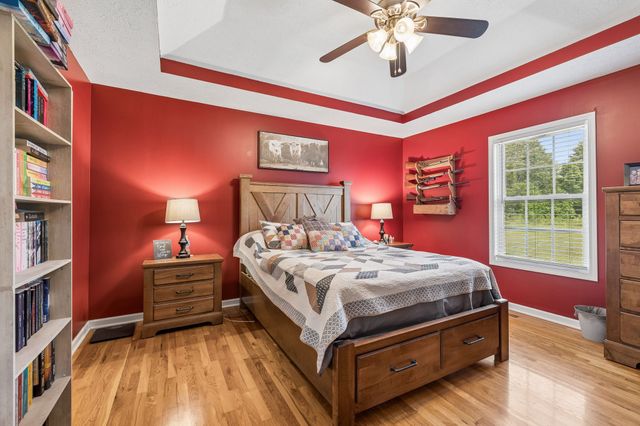 420 Douglas Ln, Lafayette, TN 37083