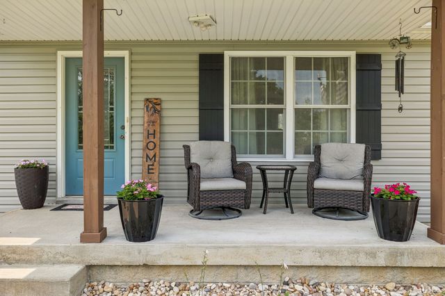420 Douglas Ln, Lafayette, TN 37083