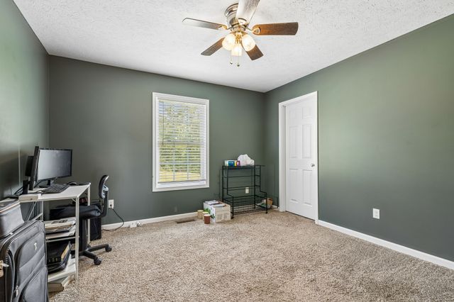 420 Douglas Ln, Lafayette, TN 37083