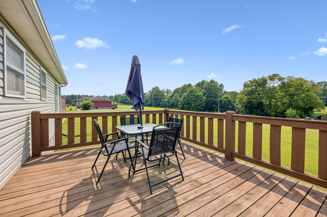 420 Douglas Ln, Lafayette, TN 37083
