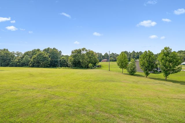 420 Douglas Ln, Lafayette, TN 37083