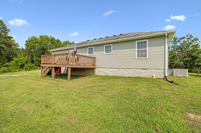 420 Douglas Ln, Lafayette, TN 37083
