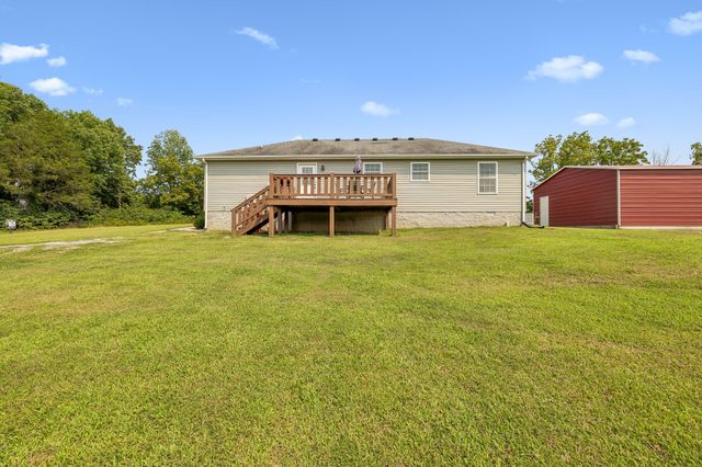 420 Douglas Ln, Lafayette, TN 37083