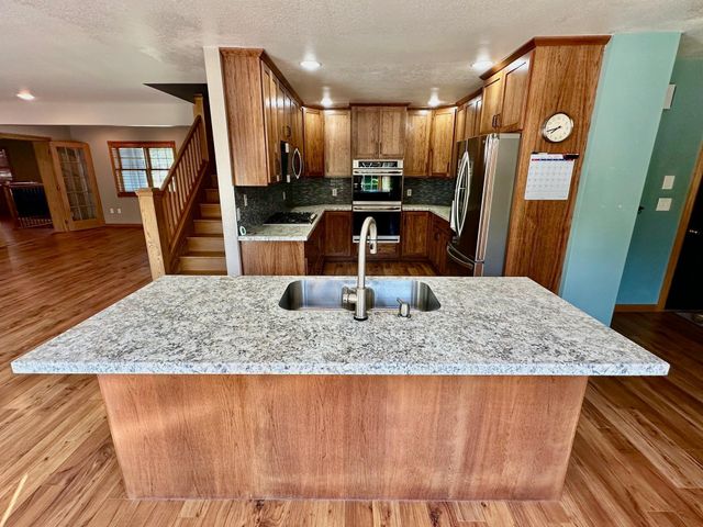 310 7th Street SW, Roseau, MN 56751