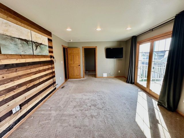 310 7th Street SW, Roseau, MN 56751