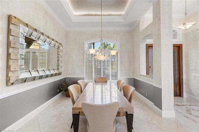 8752 Muirfield DR, Naples, FL 34109