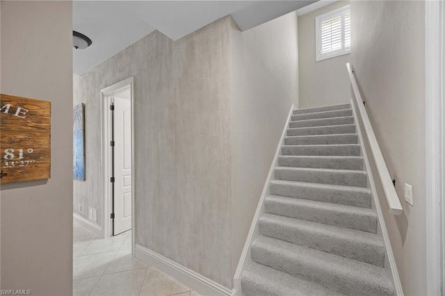 8752 Muirfield DR, Naples, FL 34109