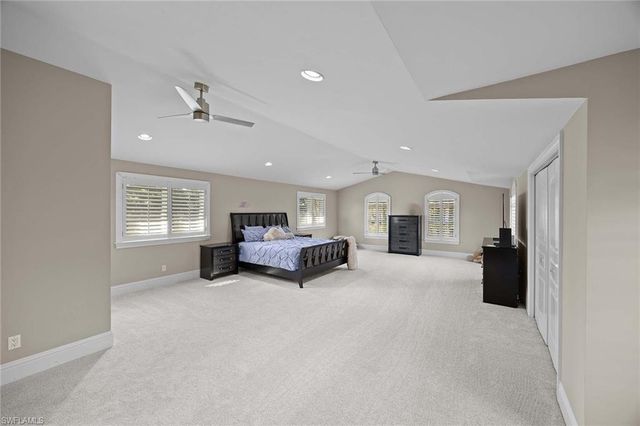 8752 Muirfield DR, Naples, FL 34109