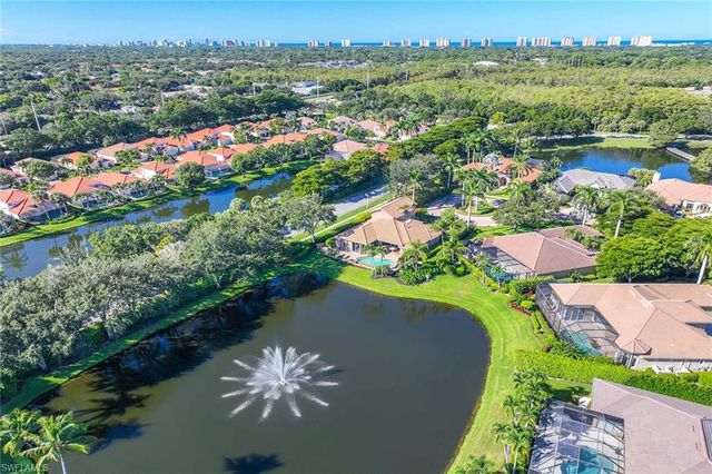 8752 Muirfield DR, Naples, FL 34109