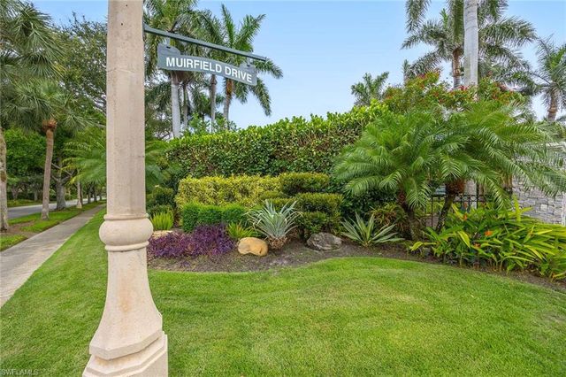 8752 Muirfield DR, Naples, FL 34109