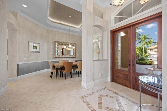 8752 Muirfield DR, Naples, FL 34109