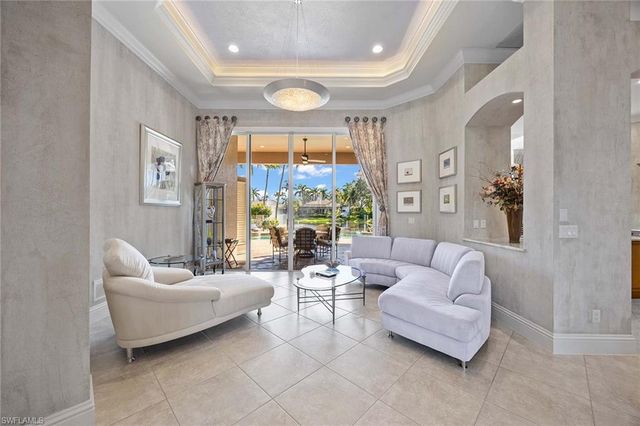 8752 Muirfield DR, Naples, FL 34109