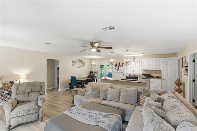 1032 Birdnest Road, Lake Charles, LA 70611