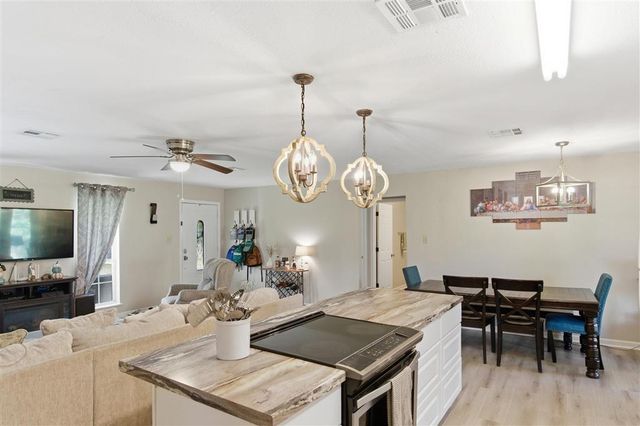 1032 Birdnest Road, Lake Charles, LA 70611