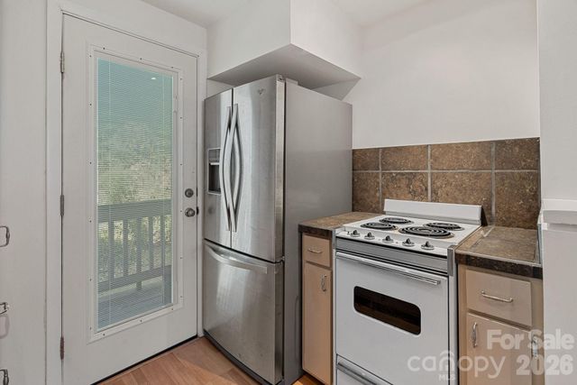 721 N Poplar Street 16, Charlotte, NC 28202