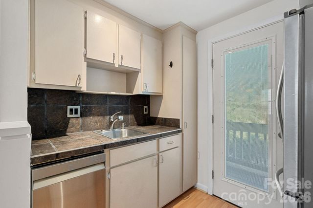 721 N Poplar Street 16, Charlotte, NC 28202