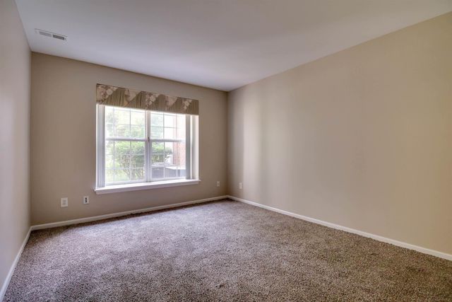 56222 Troon N Drive 202, Shelby, MI 48316