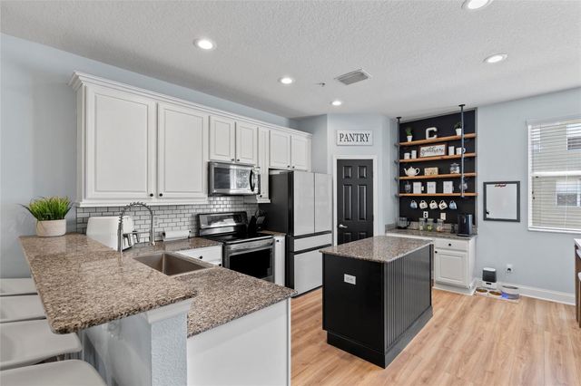 7240 102ND LANE, Seminole, FL 33772