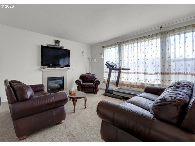 3886 AERIAL Way, Eugene, OR 97402